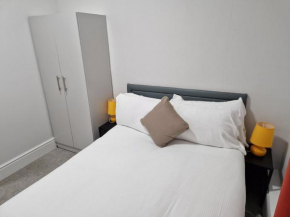 Birtley's Amethyst 3 bedroom Apt sleeps 6 Guest